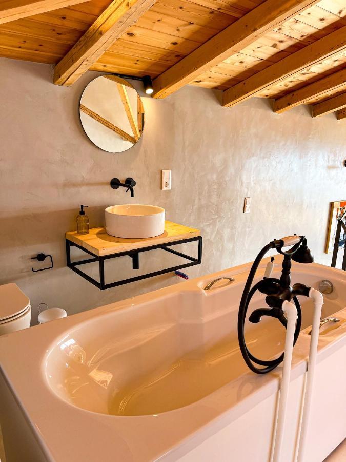 Modern Stone Villas With Swimming Pool Aliveri Exterior foto
