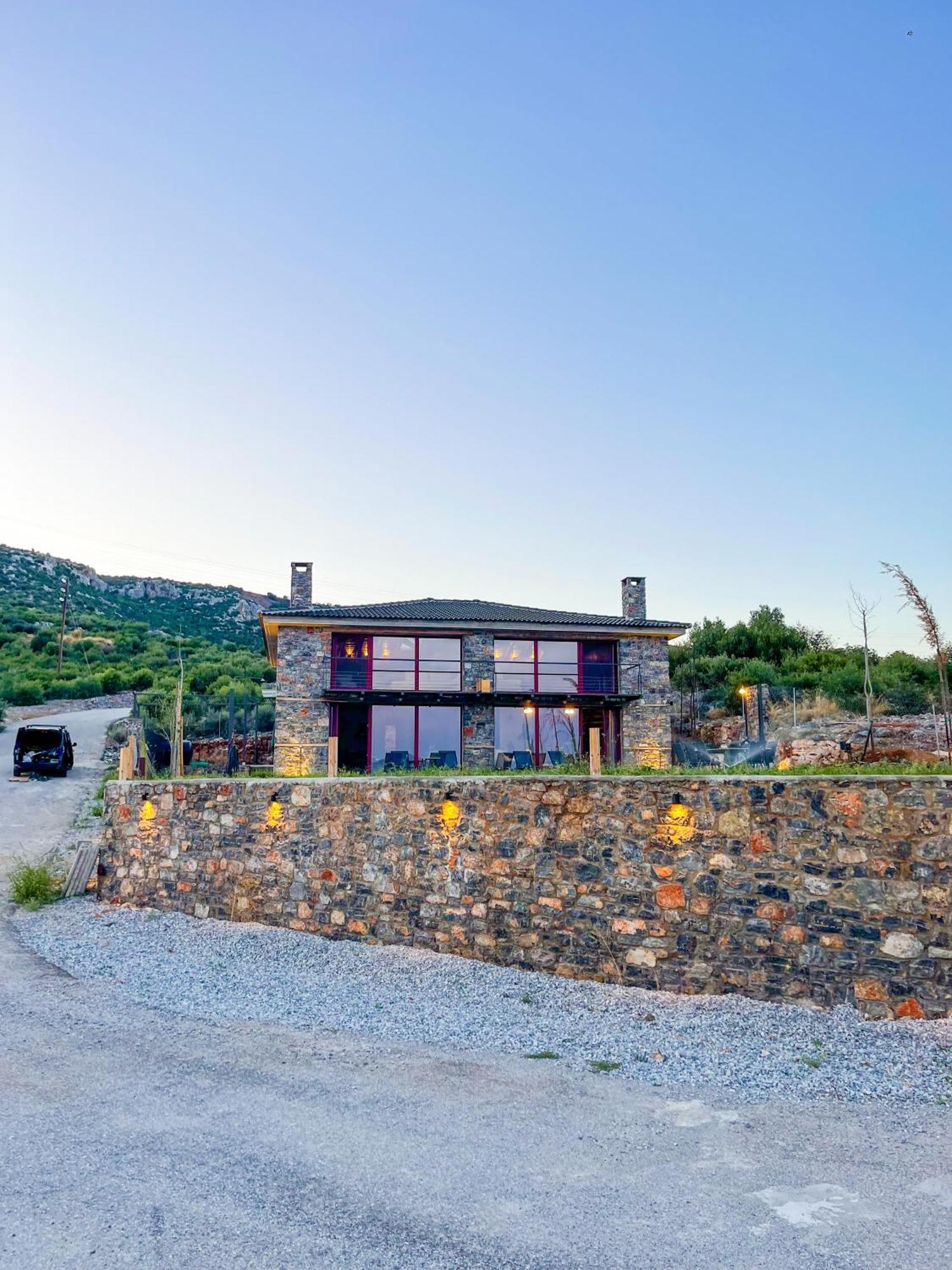 Modern Stone Villas With Swimming Pool Aliveri Exterior foto